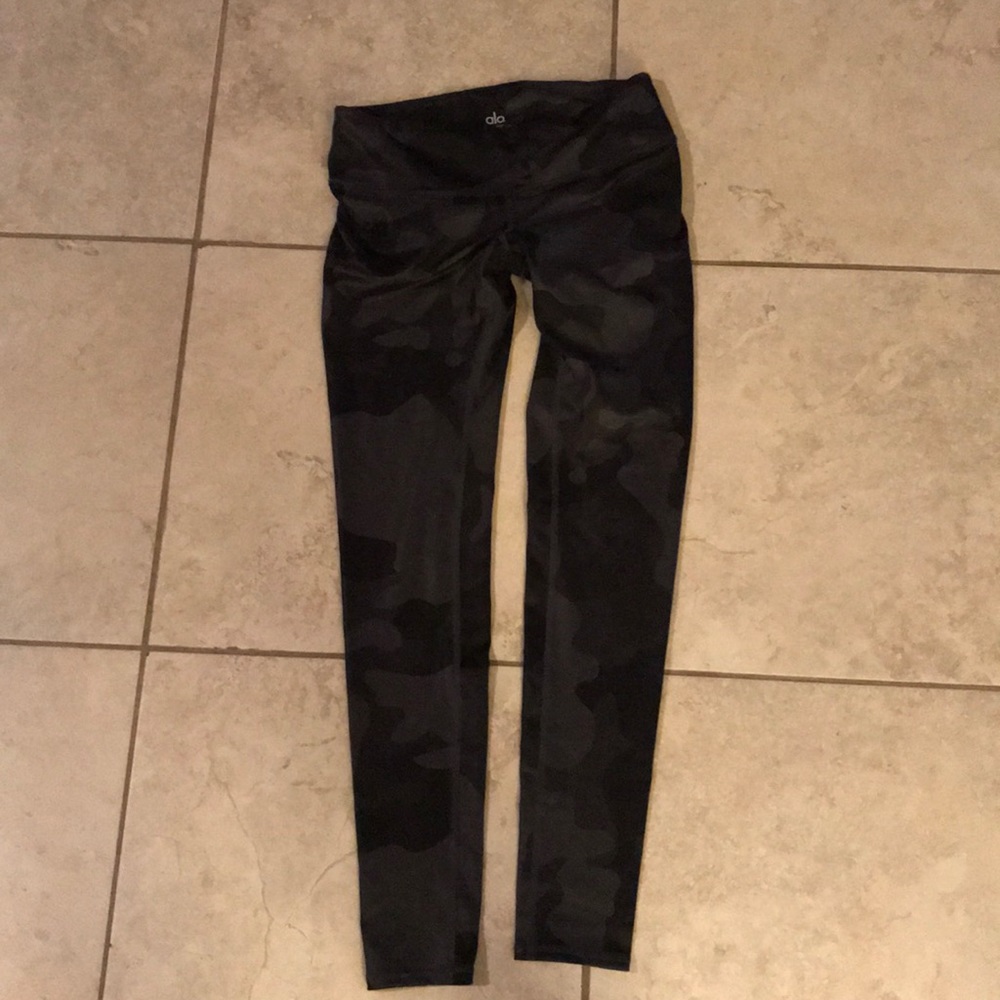 Alo Yoga Camo legging